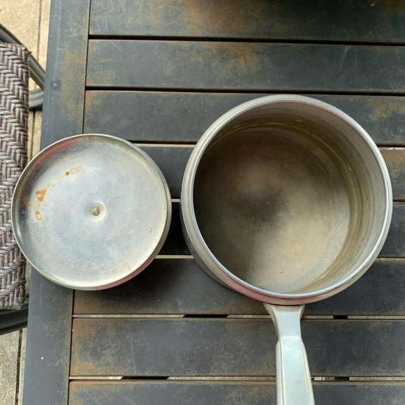 Vintage Mirro Aluminum 2 Quart Pan with lid 372M - Picture 3 of 7